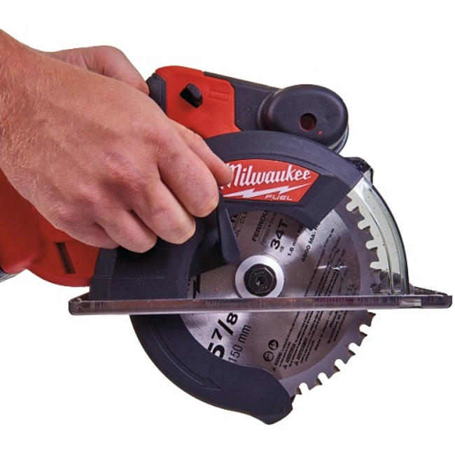 Vendita online Sega circolare per metallo M18 FUEL™ 18V 57 mm. solo corpo 